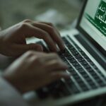 Comment vérifier le statut huroob de votre Iqama en ligne